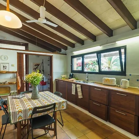 Suite De La Casa En El Pinar Biniancolla